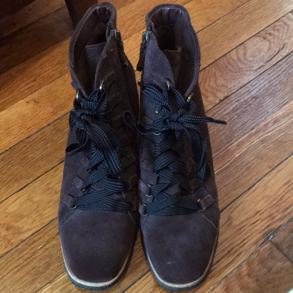 Wedge bootie